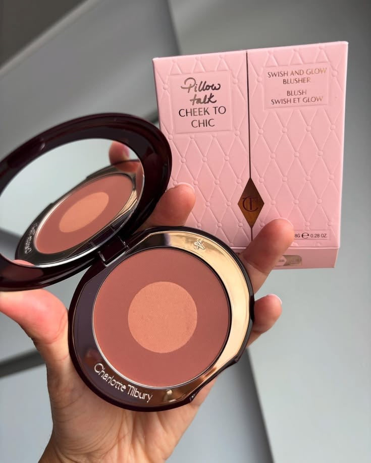 Charlotte Tilbury Cheek to Chic Pillow Talk Blush