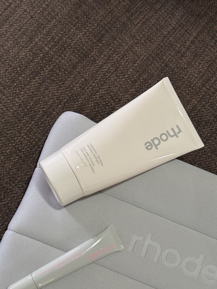 Rhode - Pineapple Refresh The Daily Cleanser