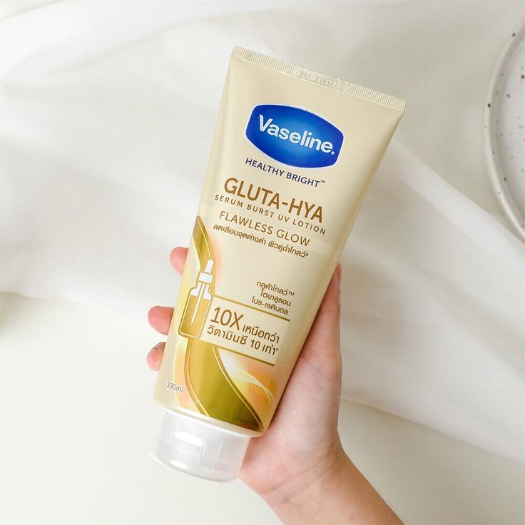 Vaseline® Gluta-Hya Serum Burst Lotion Flawless Bright