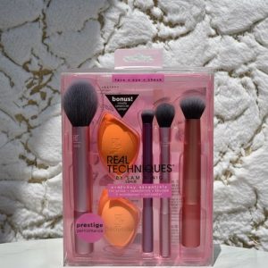 Real Techniques Everyday Essentials Brushes And Sponge Set