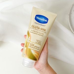 Vaseline® Gluta-Hya Serum Burst Lotion Flawless Bright
